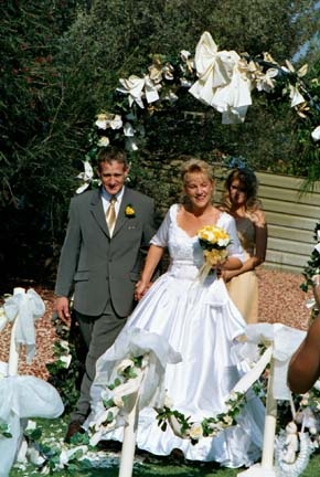 AUST NT AliceSprings 2002OCT19 Wedding SYMONS Ceremony 004